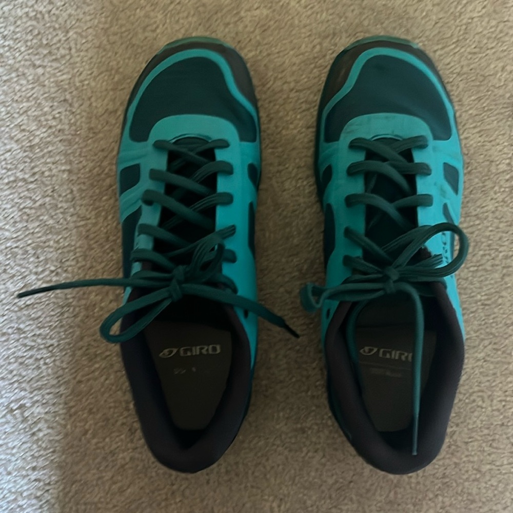 Women's used Giro click-in cycling shoes, size 6.5, but fit like a size 6.